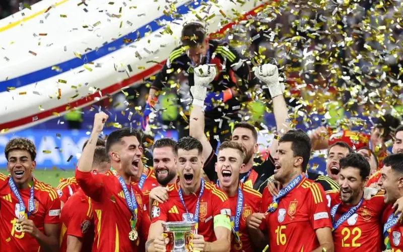 مفاجأة لامين يامال.. تشكيلة منتخب إسبانيا المتوقعة أمام مصر